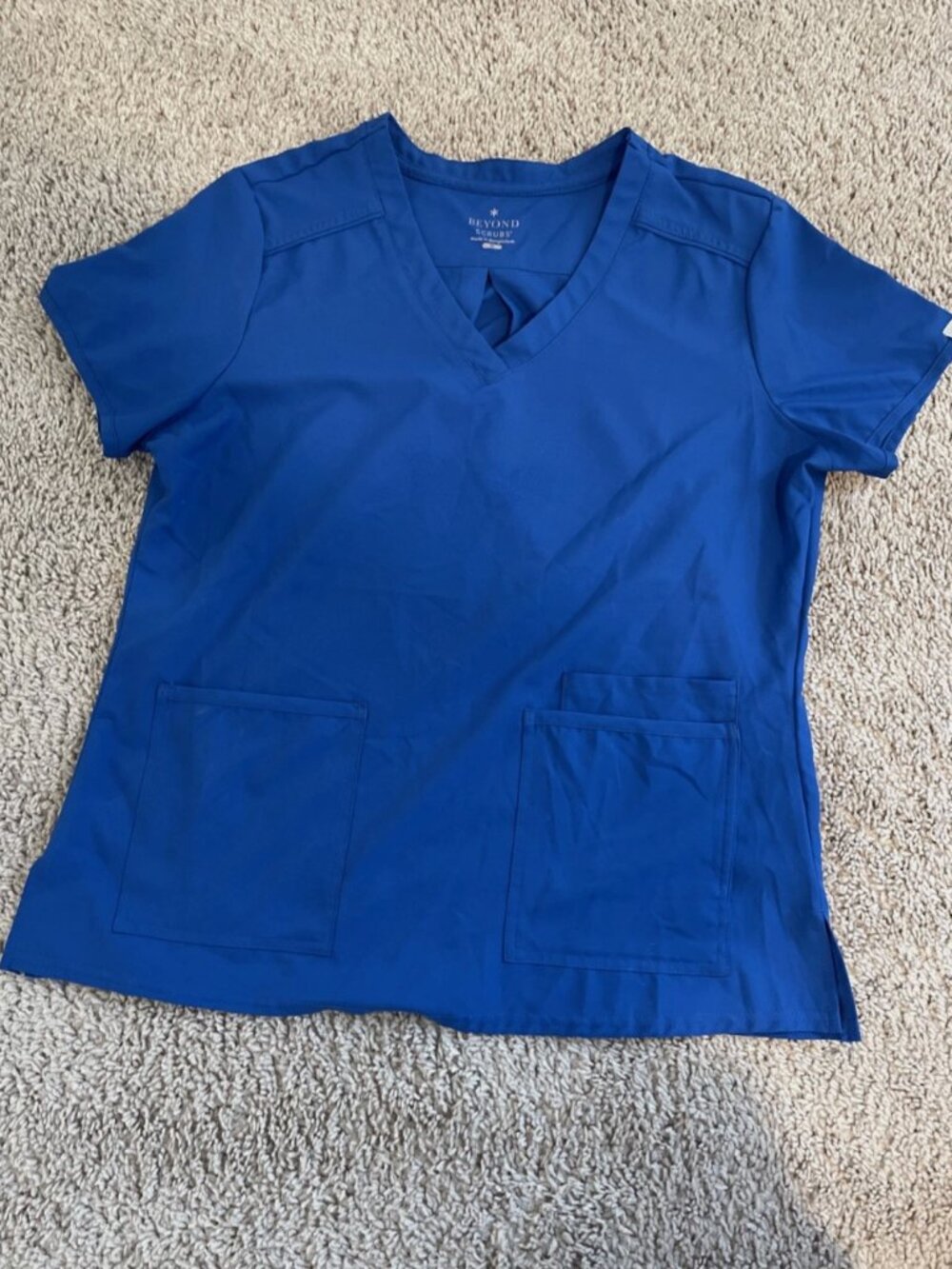 Beyond Scrubs V Neck Scrub Top Women's M Blue Stretch Pockets Medical
